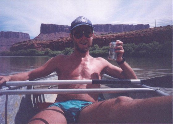 Beer break!  (but hanging on to the paddle!)